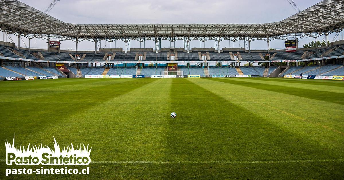 Terrazas con pasto sintético, pasto sintético, césped sintético, arena de sílice, caucho reciclado
